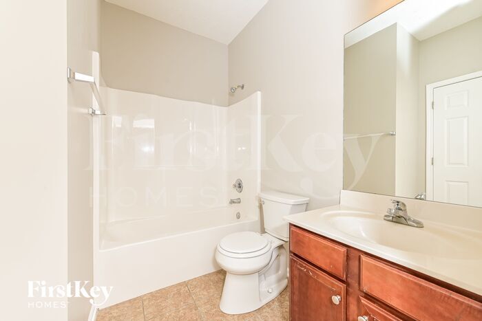 Building Photo - 1326 Lower Falls Dr