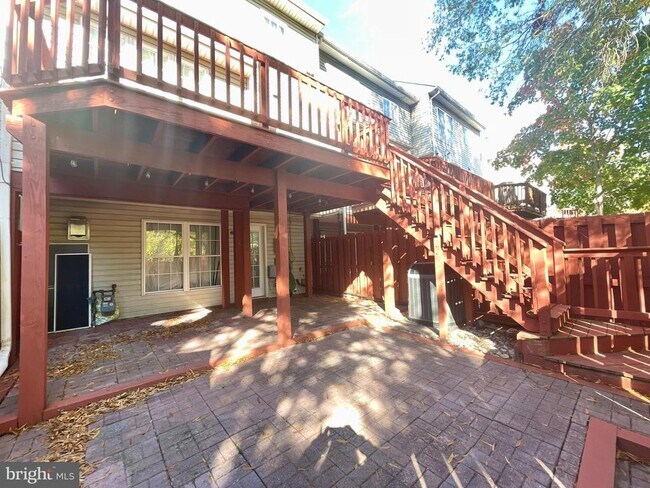 Building Photo - 14069 Madrigal Dr