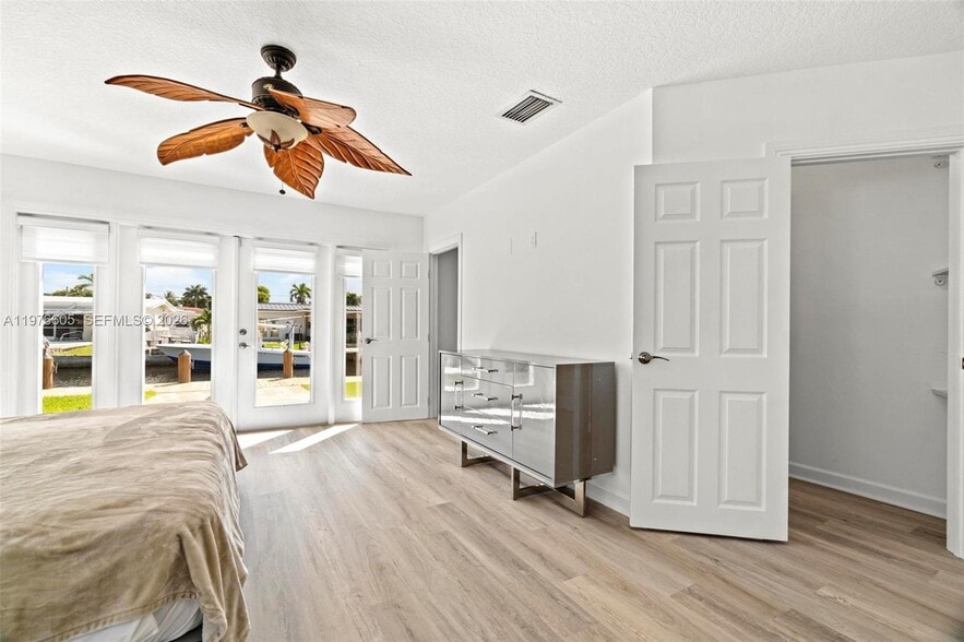 Building Photo - 947 Nautilus Is