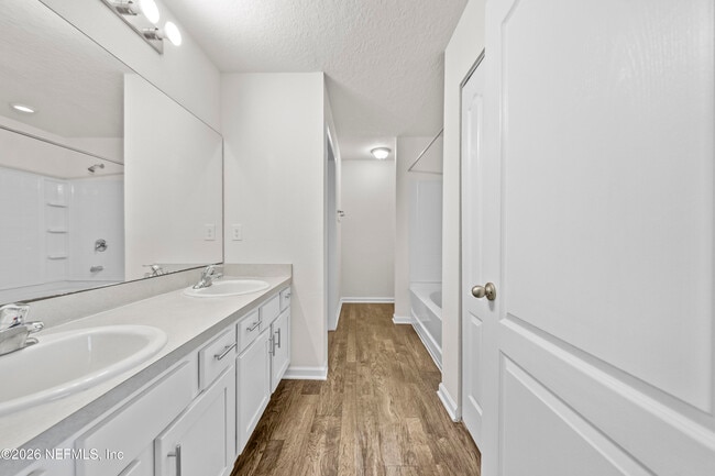 Building Photo - 8279 Meadow Walk Ln