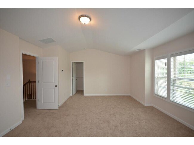 Building Photo - 3390 New Fawn Ln