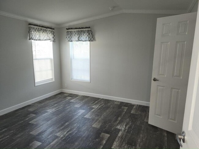 Building Photo - 43 Lake Griffin Dr
