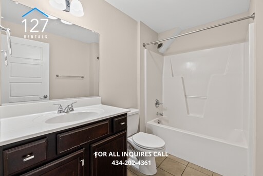 Building Photo - Luxury Townhome for Rent in Timberlake – 4...