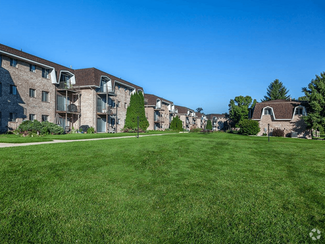 Building Photo - Lamberton Lake