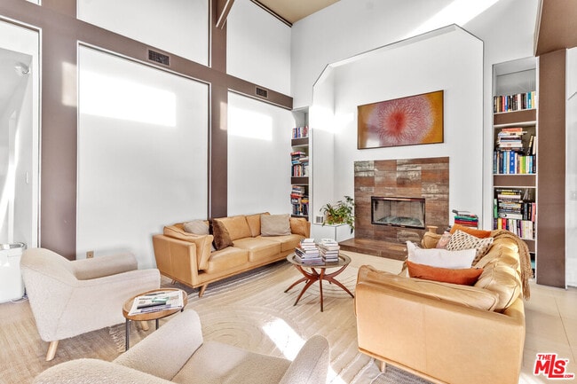 Building Photo - 2473 La Condesa Dr