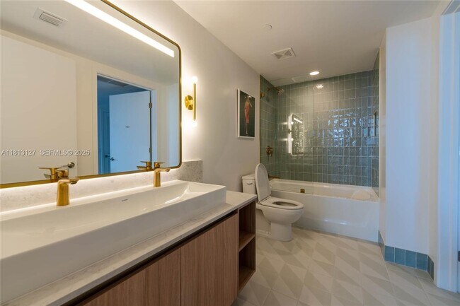 Building Photo - 159 NE 6th St