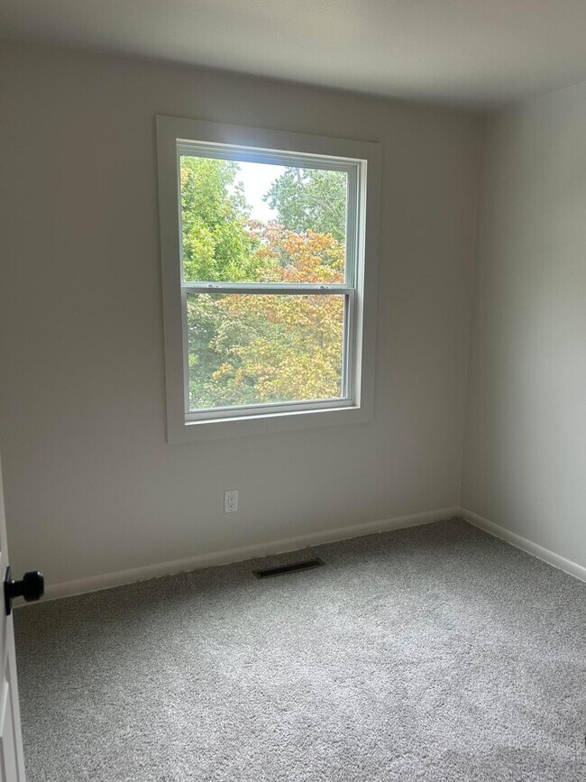 Building Photo - 4263 Sibley Ave