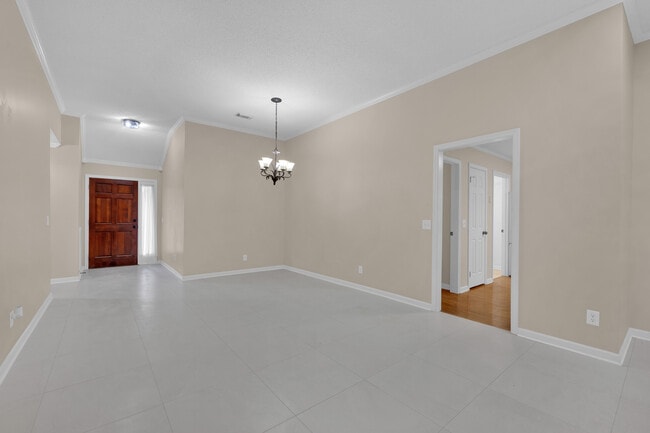 Building Photo - 2101 Fox Ridge Rd