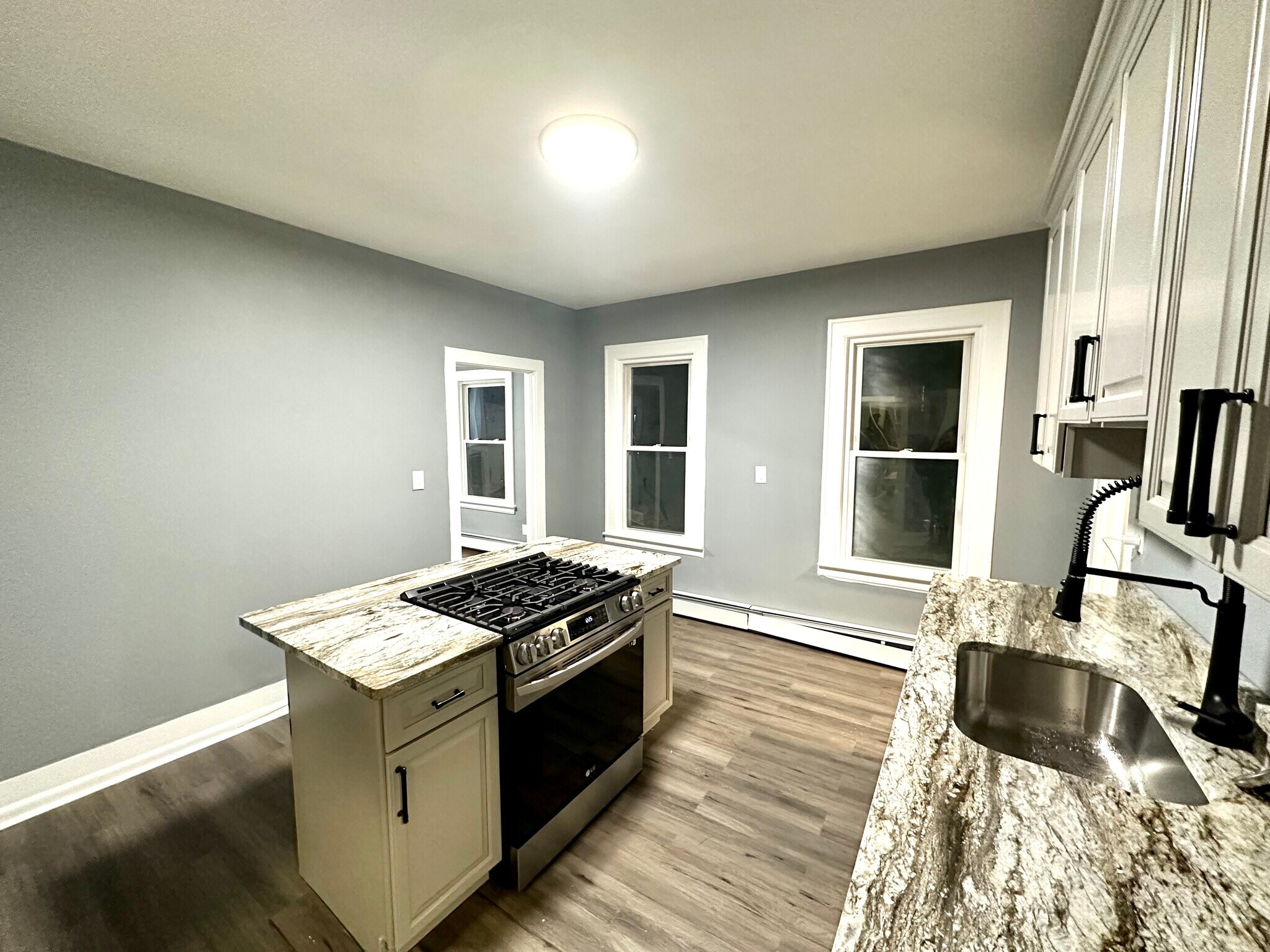 Completely New Kitchen - 258 Burritt St