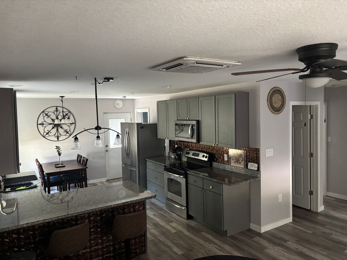 Building Photo - 7010 Jones Rd