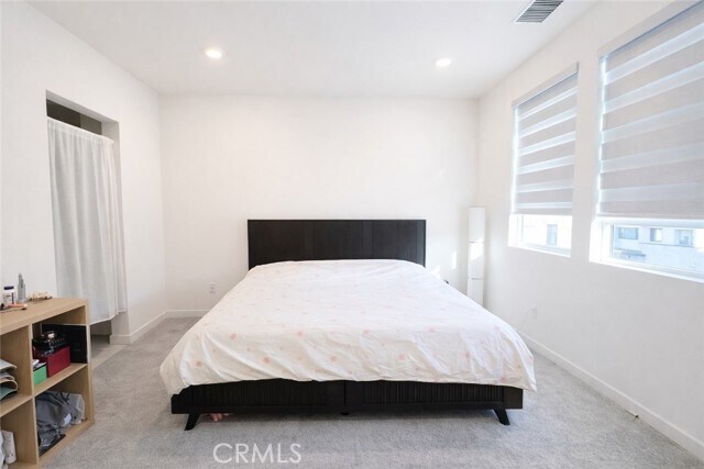 Building Photo - 2957 W Lincoln Ave