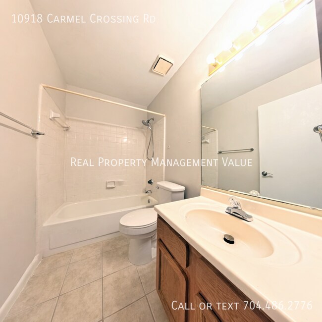 Building Photo - 10918 Carmel Crossing Rd