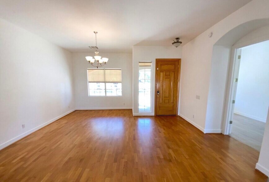 Building Photo - 7920 N 175th Ave