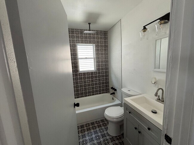 Building Photo - Section 8 welcome