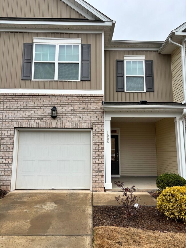 Building Photo - 1005 Epiphany Rd