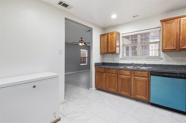 Building Photo - 1417 Hamburg St