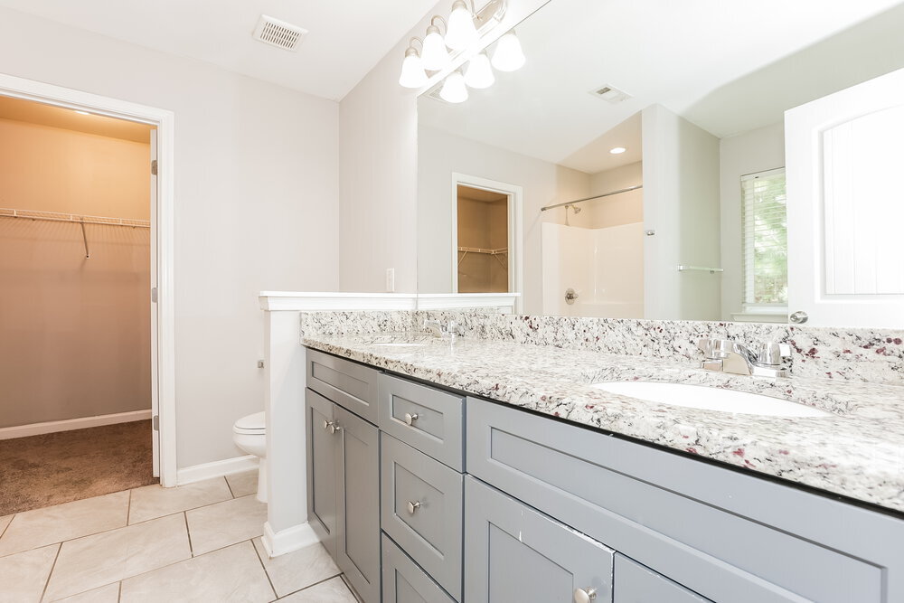 Building Photo - 412 Fieldcrest Dr