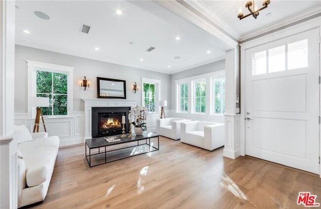 Building Photo - 4710 Noeline Ave