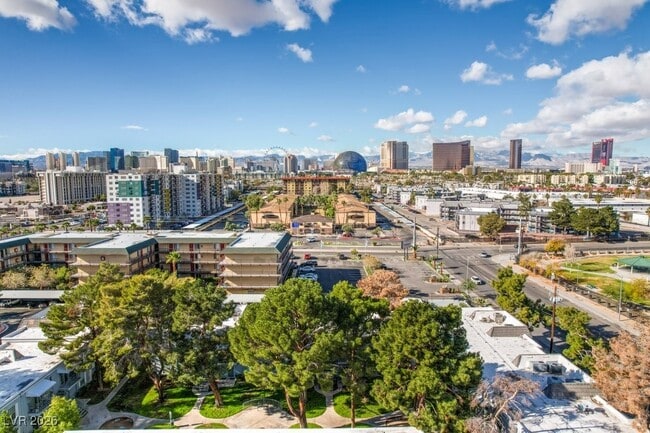 Building Photo - 3823 S Maryland Pkwy