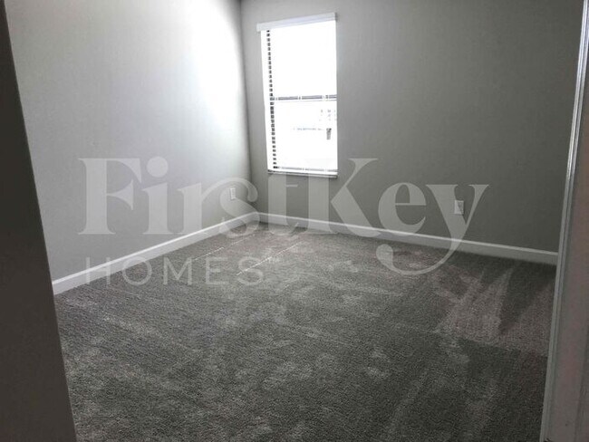 Building Photo - 9835 Ivory Dr
