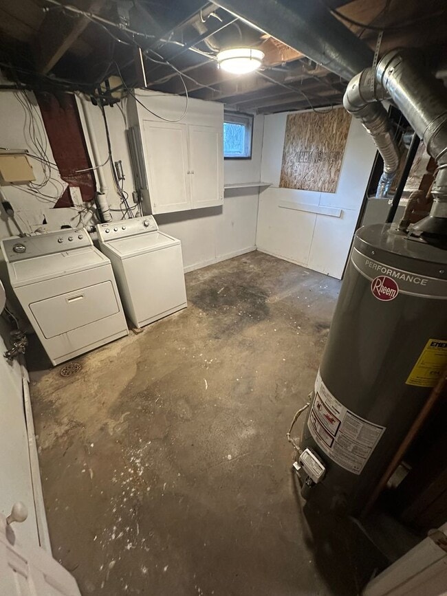 Building Photo - $1919 | 2BR/1BA | Cute Dog Friendly Home near Patty Jewett Golf Course