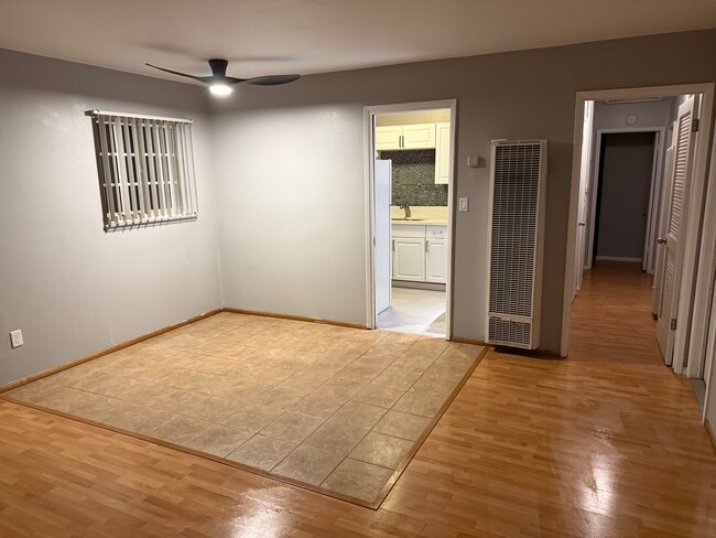 Building Photo - 558 Madrona St