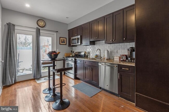 Building Photo - 2524 Sepviva St