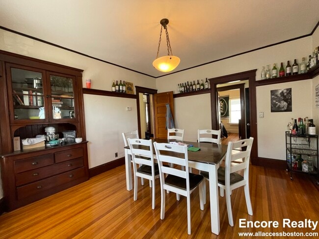 Building Photo - 56 Hobson St