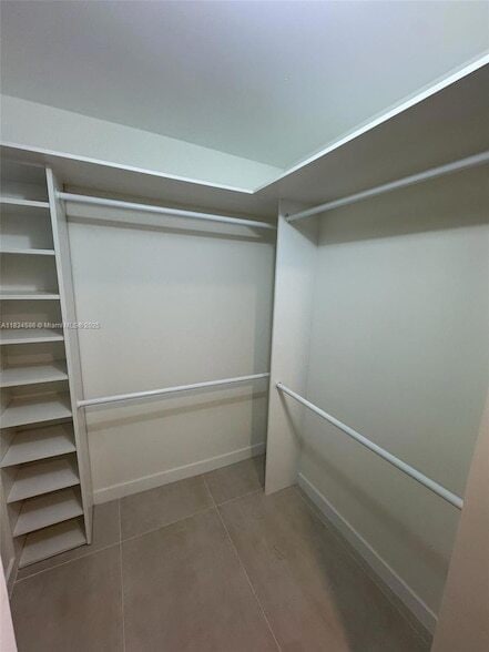 Building Photo - 1717 N Bayshore Dr