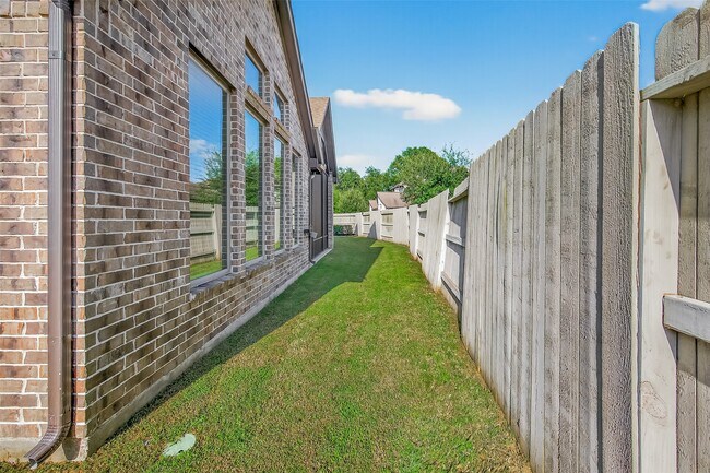 Building Photo - 2314 Cotton Creek Ln