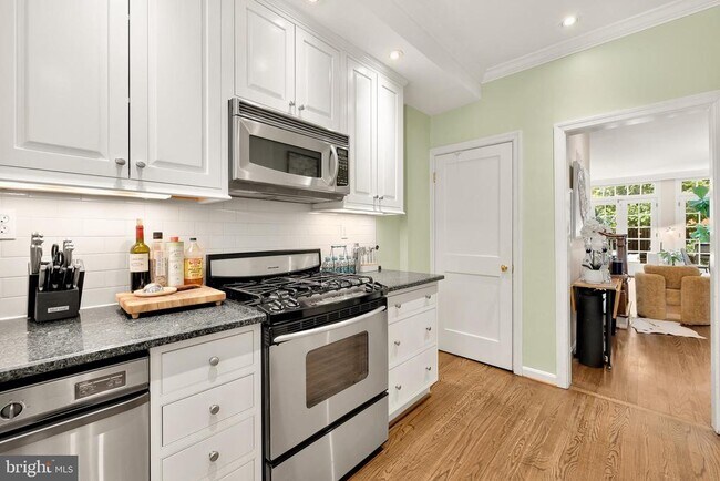Building Photo - 1522 32nd St NW