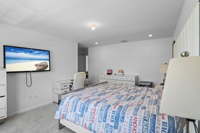 Building Photo - 11164 NW Middle Stream Dr