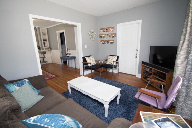 Building Photo - 416 Cantwell Ct