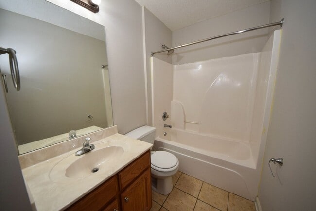 Building Photo - Wonderful 3 bed, 2 bath home near Shelby Farms Park.