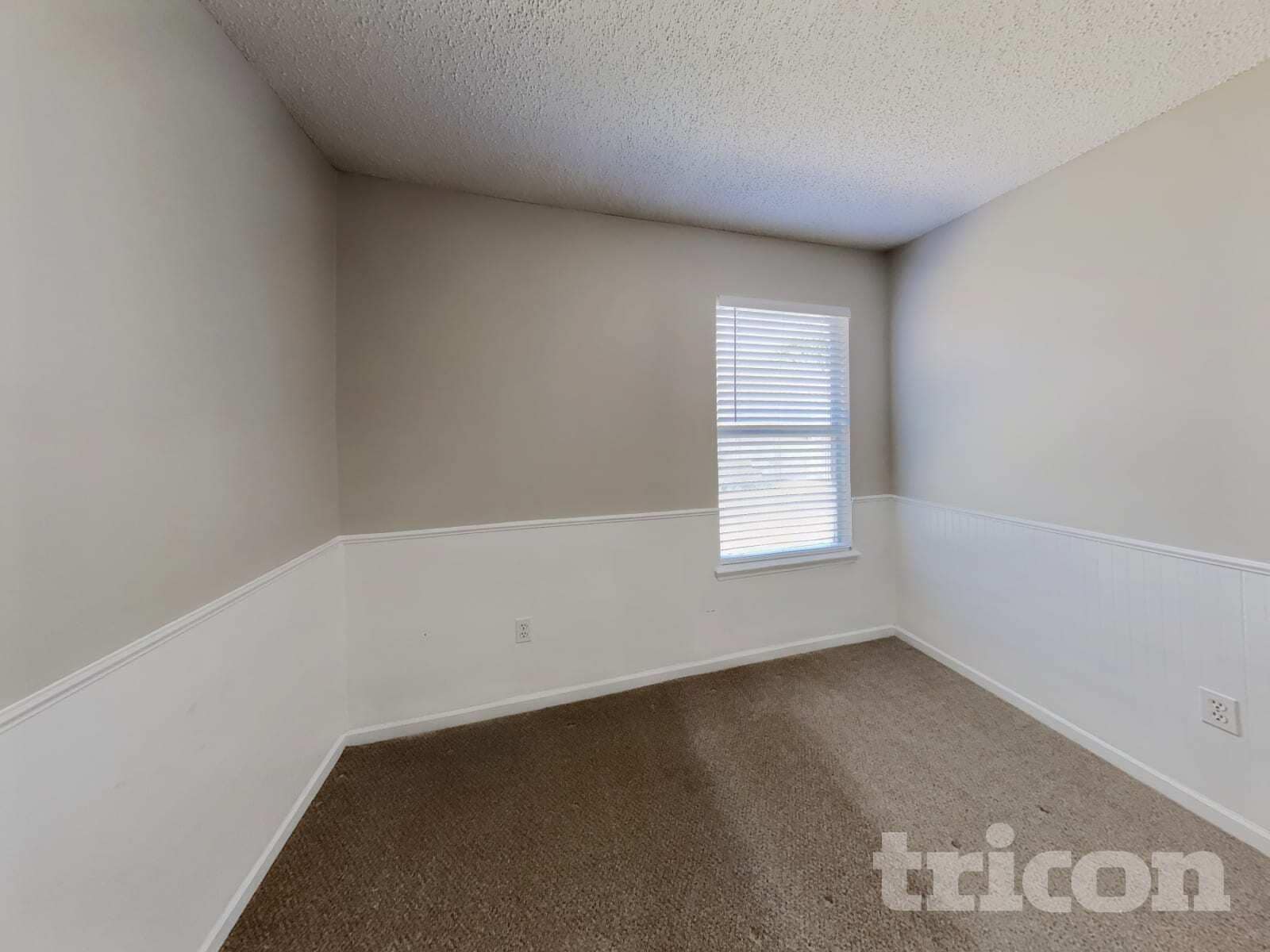 Building Photo - 500 Prosperity Lake Dr