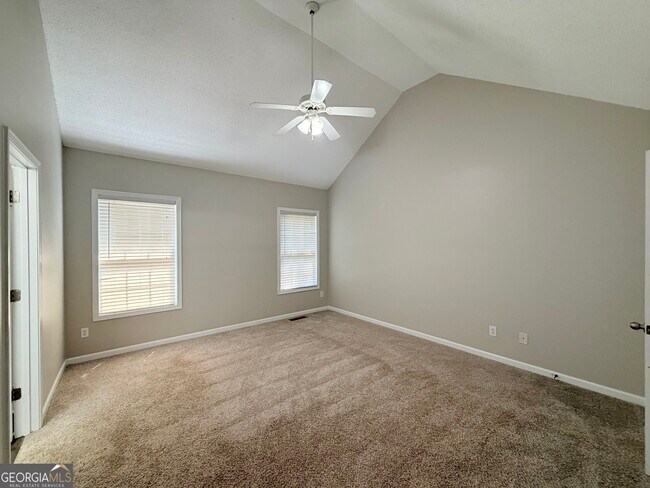 Building Photo - 11 Woodvine Ct