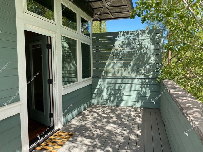Building Photo - Elegant Single-Level Home in Northwest Cro...