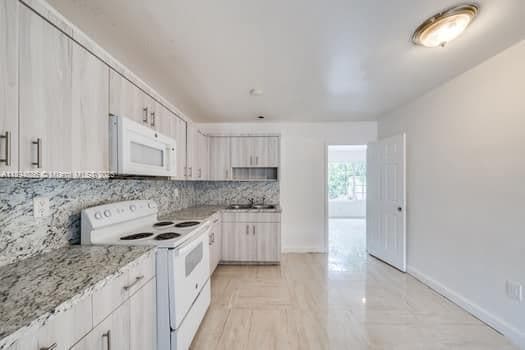 Building Photo - 3 bedroom in North Miami FL 33161