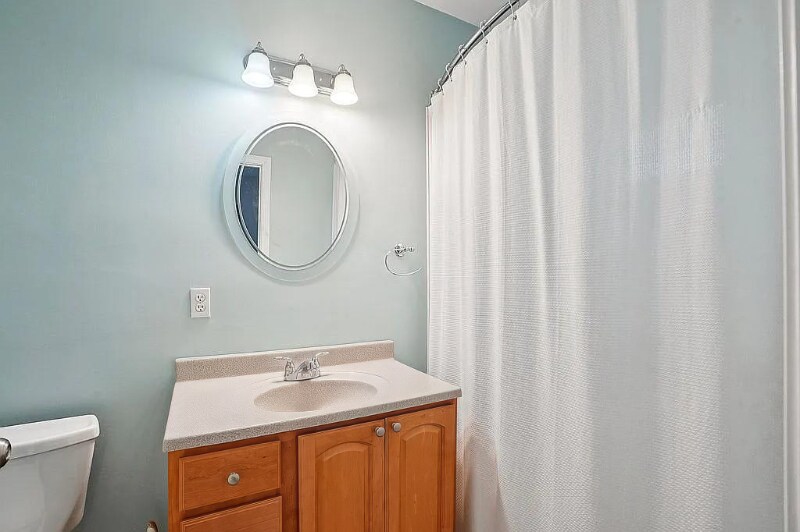 Building Photo - 7 F St