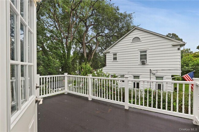 Building Photo - 48 Rossmore Ave