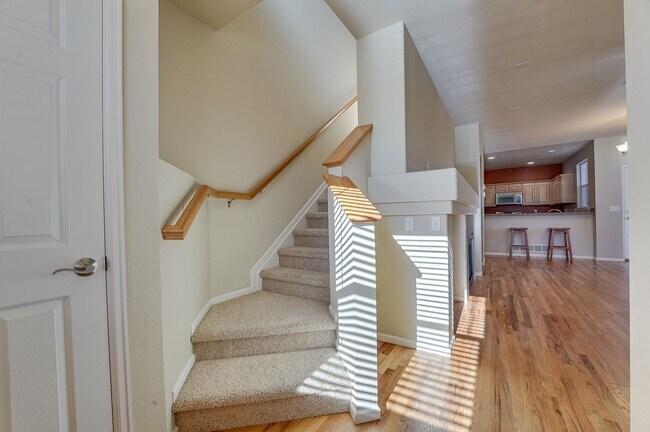 Building Photo - 2 bedroom, 2.5 bath townhome in Observatory Village