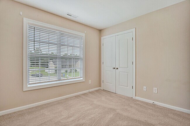 Building Photo - 107 McKinnon Pl