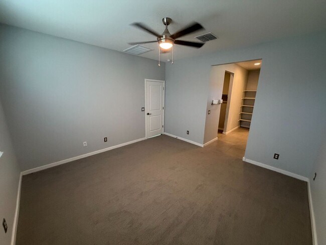 Building Photo - 3673 E Sandoval Dr