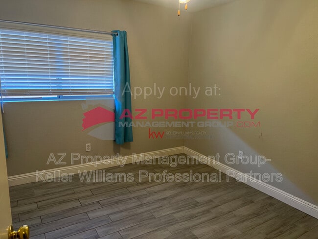 Building Photo - 11329 E Elena Ave