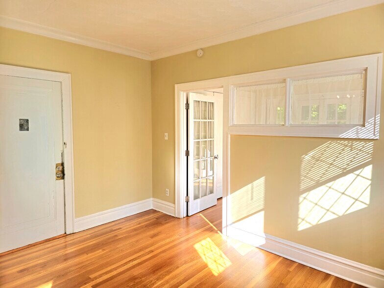 Building Photo - 7046 Forsyth Blvd