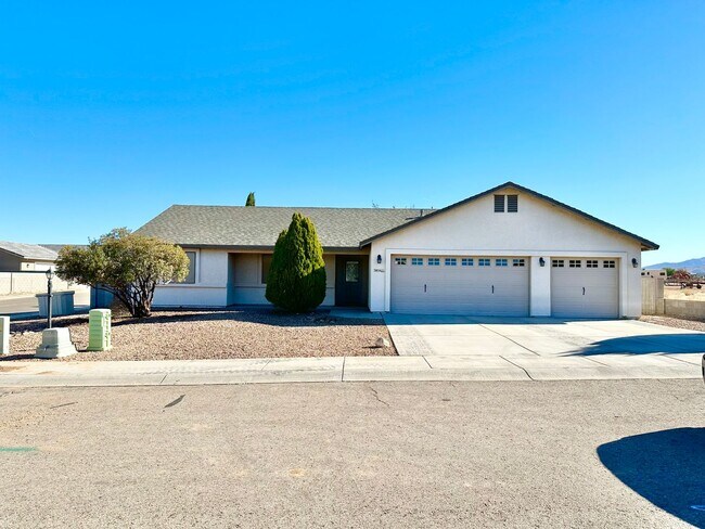 Primary Photo - 3 Bedroom Home in Great Neighborhood!