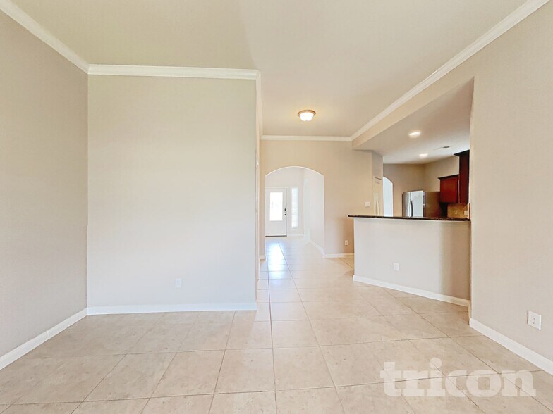 Building Photo - 2312 Redbud Dr