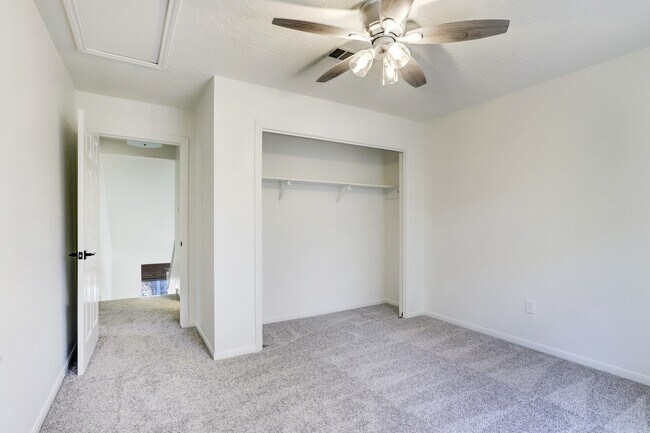 Building Photo - 138 S Timber Top Dr
