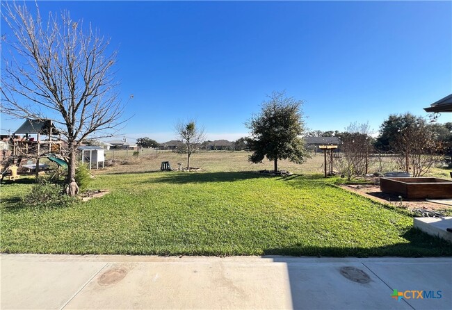 Building Photo - 2264 Granada Hills