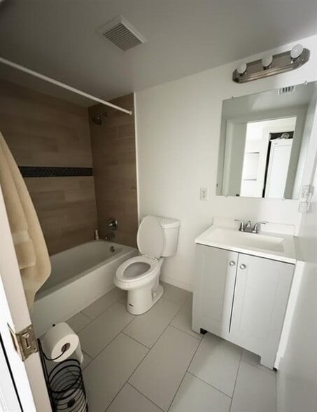 Building Photo - 3720 NW 115th Way